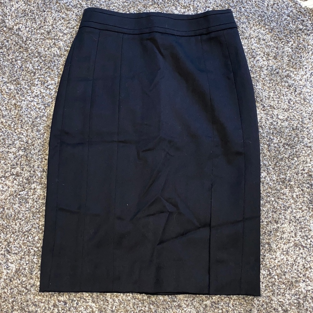 Like new White House black market pencil skirt.